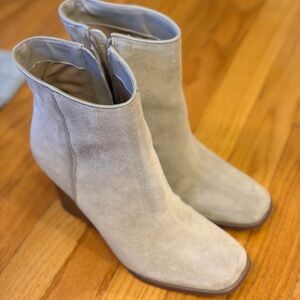 Dolce Vita Susann Wedge bootie
